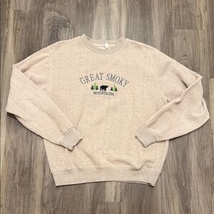 🐻 Cozy “Great Smoky Mountains” Embroidered Sweatshirt